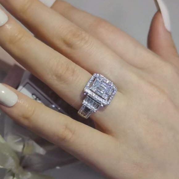 LUXURY ENGAGEMENT S925 STERLING SILVER DIAMOND RING, BEAUTIFUL RING, SHINY RING. - Picture 4 of 7